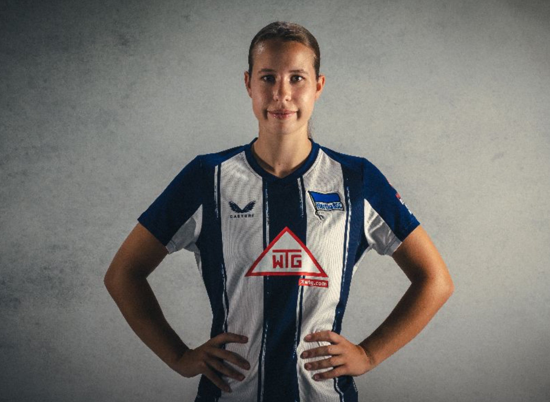 Nora Giannori portrait